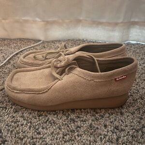 Clarks Women’s Wallabees in Tan